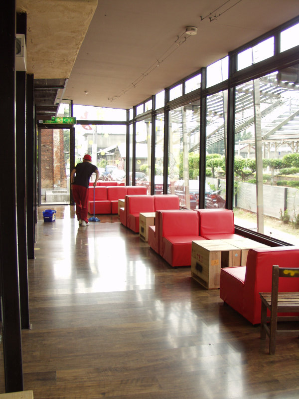 台中20號倉庫藝術特區藝術村2003年至2006年加崙工作室(大開劇團)時期咖啡廳夕陽景緻攝影照片17